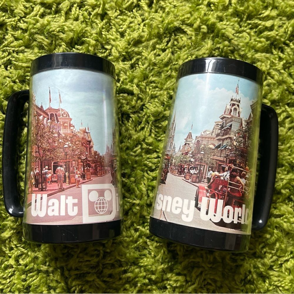 VINTAGE DISNEY MUG SET PLASTIC - Picture 3 of 6